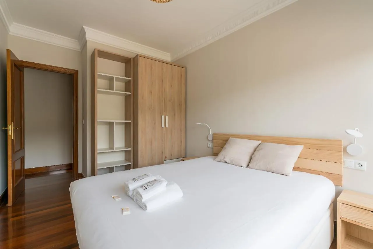 Zubia Apartment By People Rentals Bilbao Spanien
